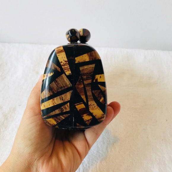 Beautiful Lacquer Clutch**Work of Art!!!! - Picture 5 of 7